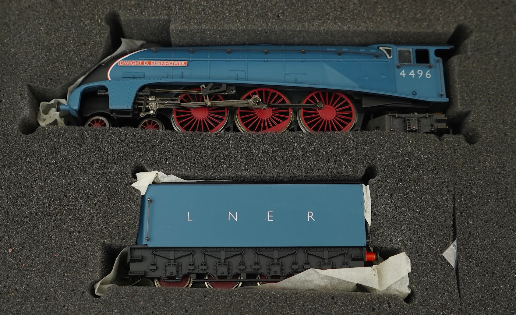 A wooden cased Bachmann Branchline 00 gauge railway LNER class A4 tender locomotive, Dwight D. Eisenhower, 4496